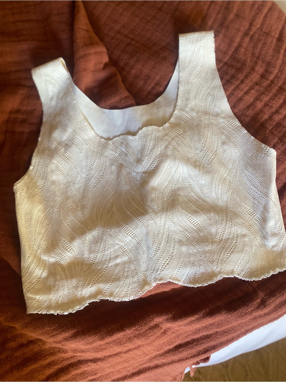 Cream Eyelet Cropped Tank — Sleeveless Crop Top